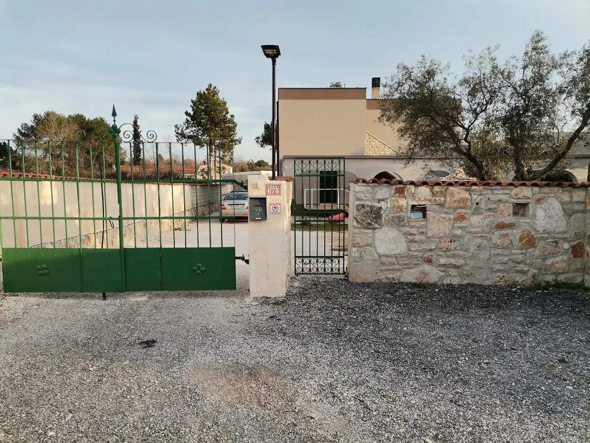 Olive Garden 2 Lägenhet Peroj